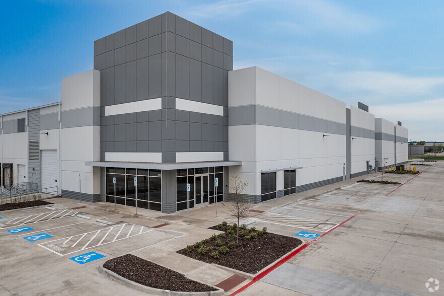 Primary Photo Of 2201 E Longhorn Dr, Lancaster Distribution For Lease