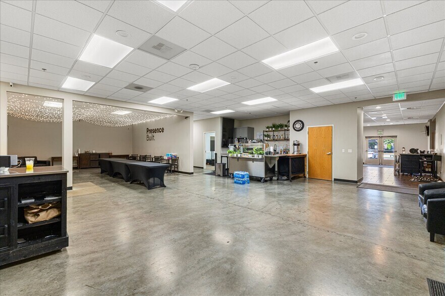 More Photos Of 18824 Smokey Point Blvd, Arlington Warehouse For Sale