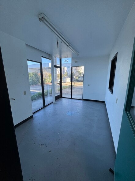 More Photos Of 1110 Industrial Ave, Petaluma Warehouse For Sale