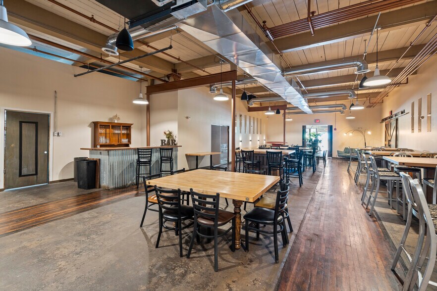 More Photos Of 500 Bridge St, Weissport Restaurant For Sale