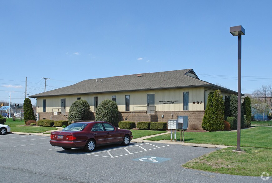 More Photos Of 910 Walker Rd, Dover Office For Lease