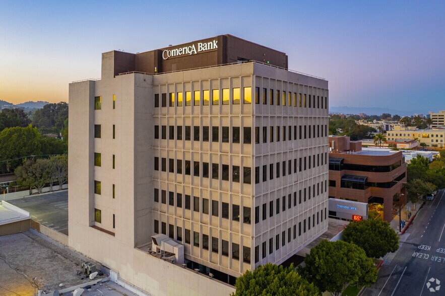 More Photos Of 12011 San Vicente Blvd, Los Angeles Office For Lease