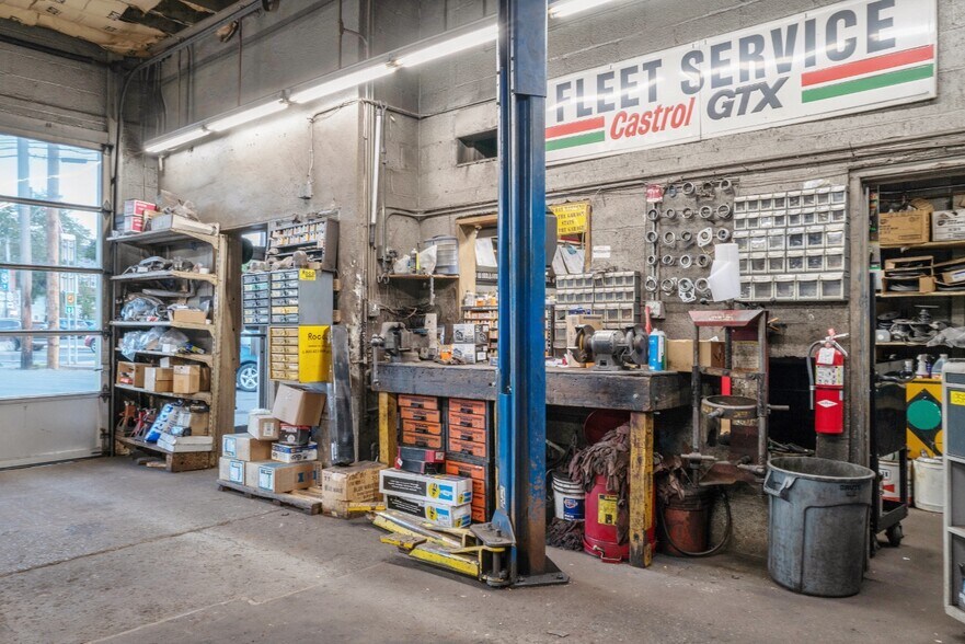 More Photos Of 185 Main St, New Paltz Auto Repair For Sale