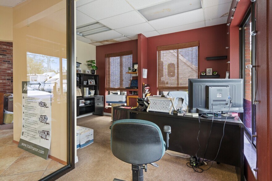 More Photos Of 1601 W Main St, Inverness Auto Dealership For Sale