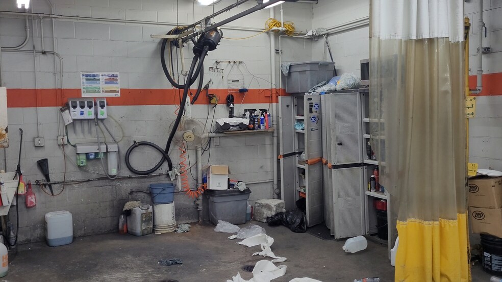 More Photos Of 1517 Pacific Coast Hwy, Harbor City Auto Dealership For Sale