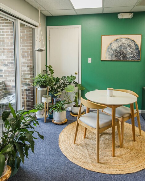 More Photos Of 1311 Jamestown Rd, Williamsburg Coworking Space