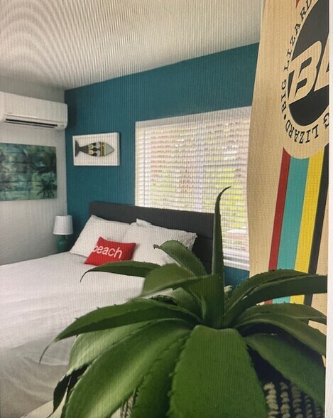 More Photos Of 4145 Bougainvilla Dr, Lauderdale By The Sea Hotel For Sale