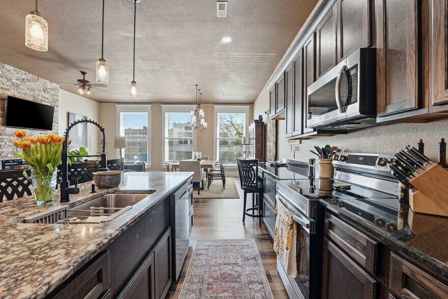 More Photos Of 215 N Michigan St, Plymouth Storefront For Sale