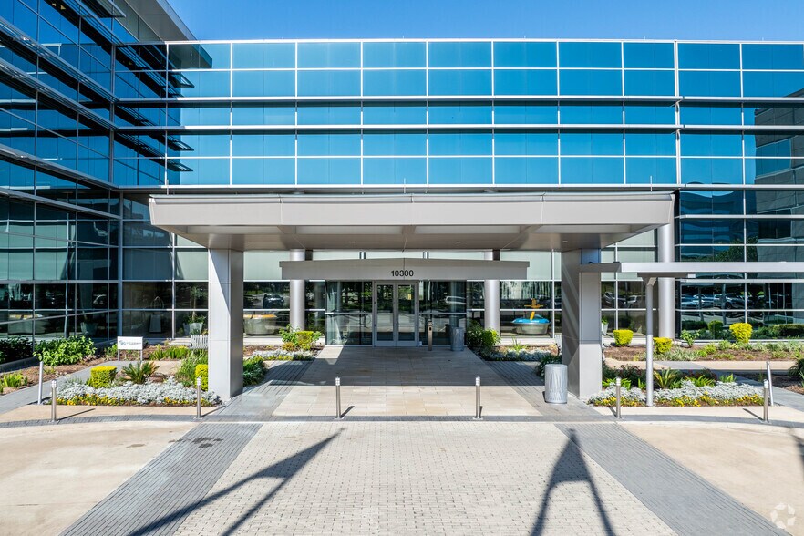 More Photos Of 10300 Town Park Dr, Houston Office For Lease