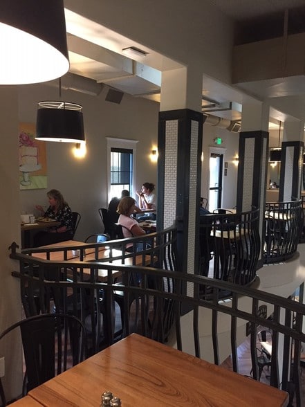 More Photos Of 390 N Sunrise Ave, Roseville Restaurant For Sale