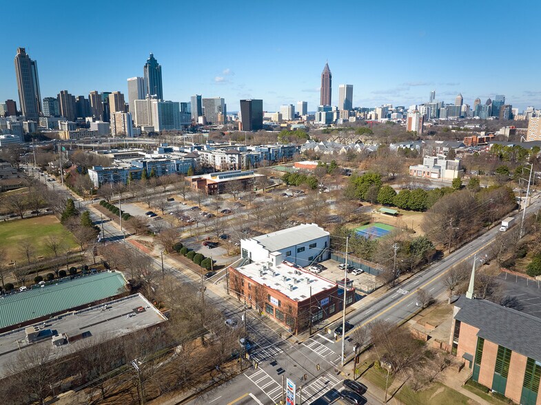 More Photos Of 454 Irwin St Ne, Atlanta Showroom For Lease