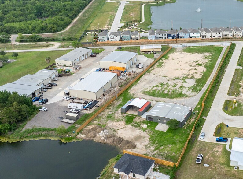 More Photos Of 1250 Winfield Ln, Kemah Industrial For Lease