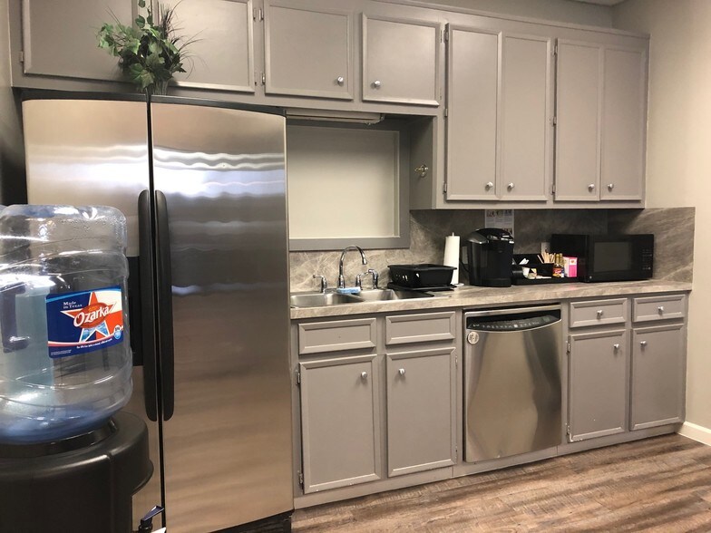 More Photos Of 10480 Grant Rd, Houston Loft Creative Space For Lease