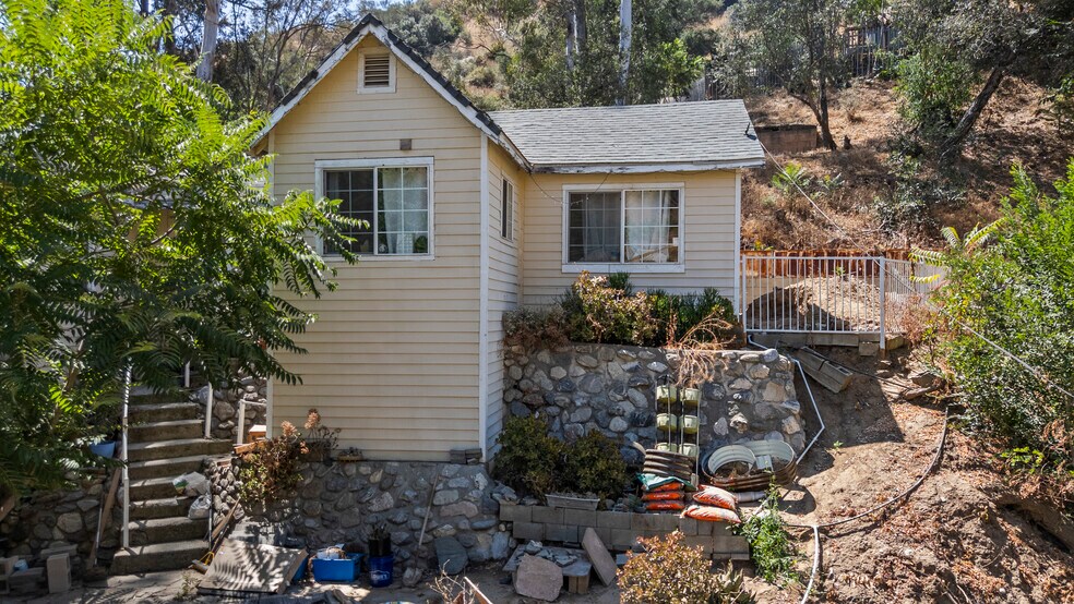 More Photos Of 11346 Santol Dr, Sylmar Apartments For Sale