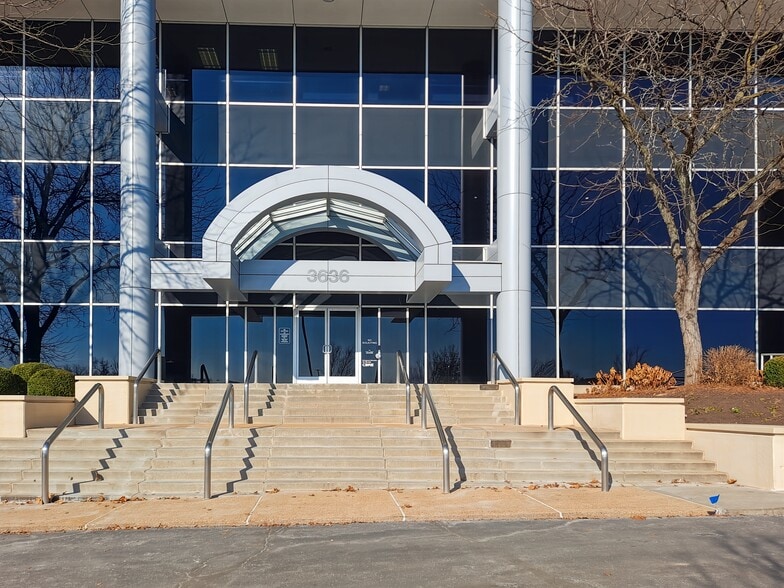 More Photos Of 3636 S Geyer Rd, Sunset Hills Coworking Space