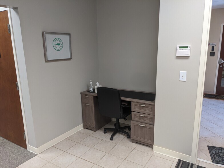 More Photos Of 249 Williamson Rd, Mooresville Medical For Lease