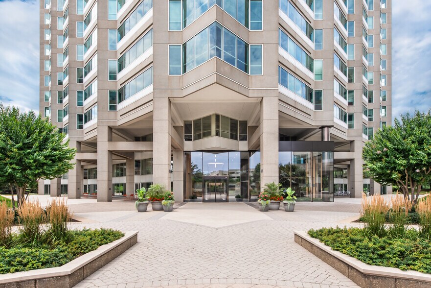 More Photos Of 6903 Rockledge Dr, Bethesda Unknown For Lease