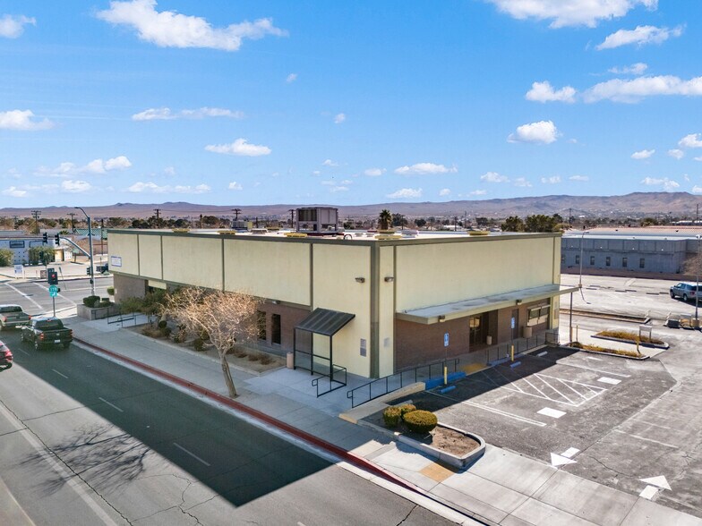 More Photos Of 101 W Ridgecrest Blvd, Ridgecrest Bank For Lease