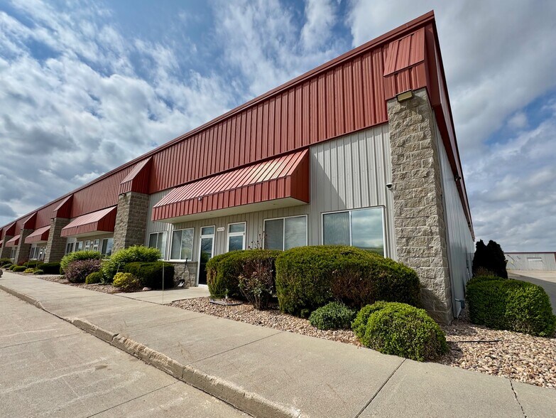 More Photos Of 3010 E 39th St, Kearney Warehouse For Sale