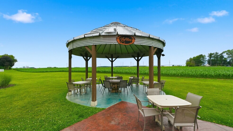 More Photos Of 5920 N 200 E, Leesburg Hospitality For Sale