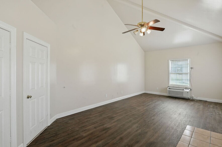 More Photos Of 4325 Casino Center Dr, Robinsonville Apartments For Sale