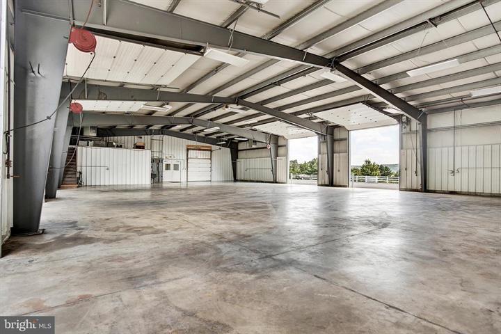 More Photos Of 57 W Shortcut Rd, Newport Showroom For Sale