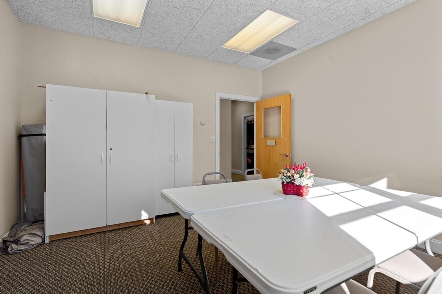 More Photos Of 6540 Brevard Rd, Etowah Office For Sale