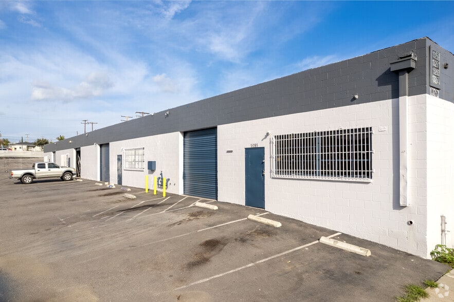 More Photos Of 13259-13265 Imperial Hwy, Whittier Warehouse For Lease