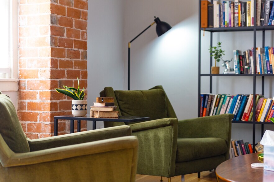 More Photos Of 531 E Lynwood St, Phoenix Office Residential For Sale