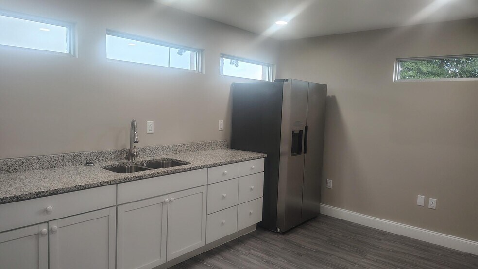 More Photos Of 1027 Keith Dr, Perry Medical For Lease