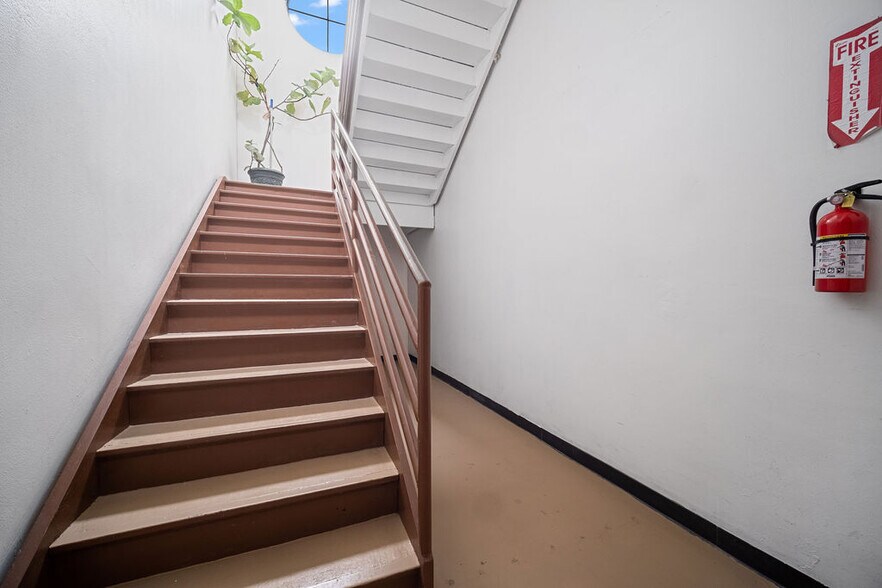 More Photos Of 2909 San Jacinto St, Dallas Loft Creative Space For Sale