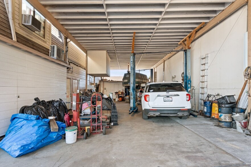 More Photos Of 7969 Mission Gorge Rd, Santee Auto Repair For Sale