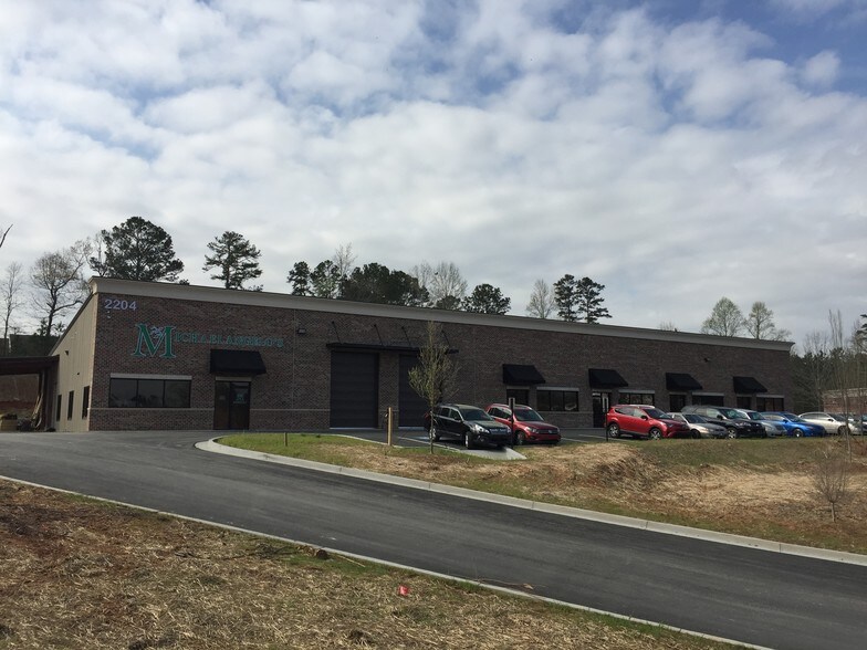 More Photos Of 2204 Justin Trl, Alpharetta Light Distribution For Lease