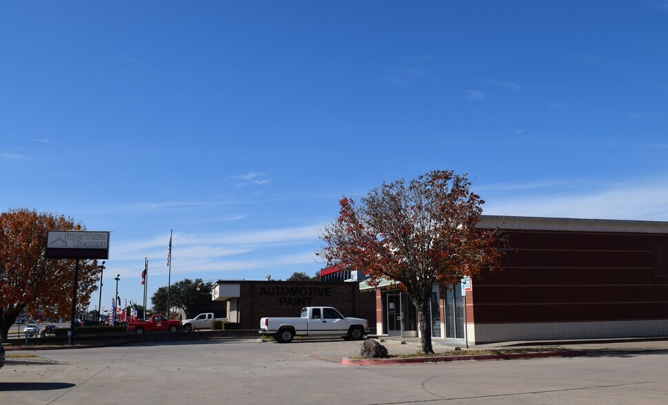 More Photos Of 11609 E Northwest Hwy, Dallas Freestanding For Sale