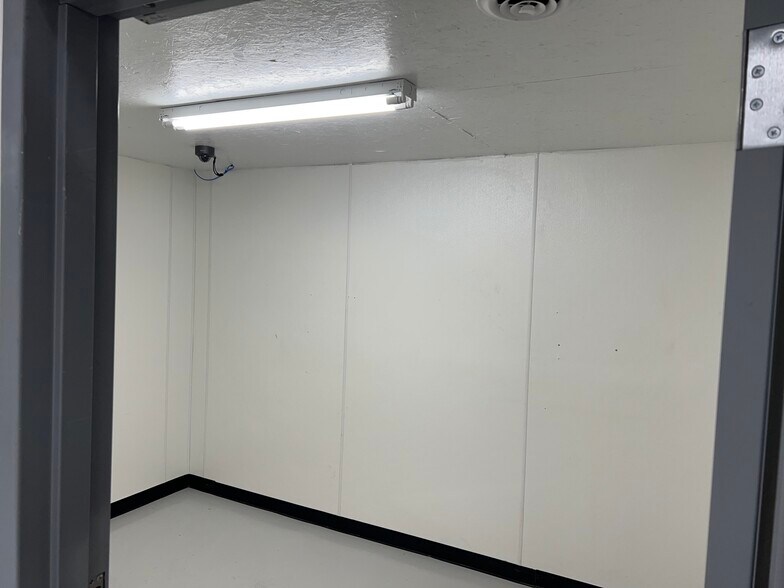 More Photos Of 15148 S 33rd West Ave, Glenpool Manufacturing For Lease