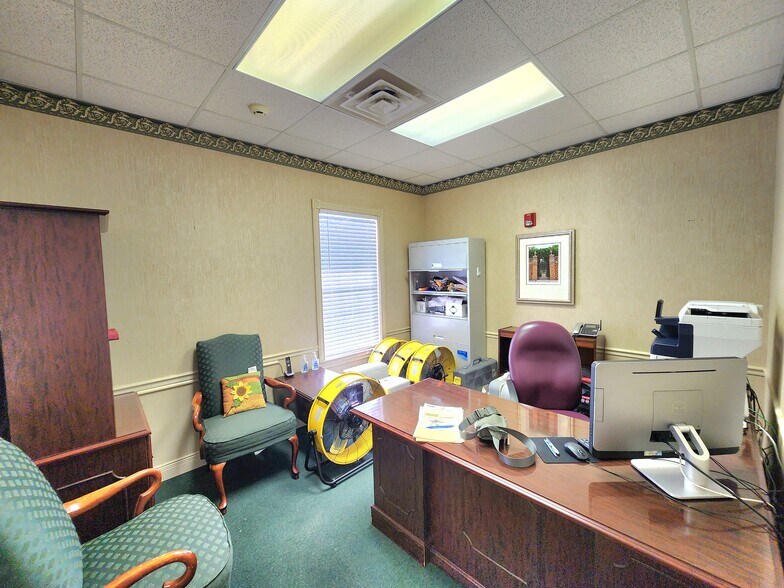 More Photos Of 57 Martin Luther King Dr, Reynolds Medical For Sale