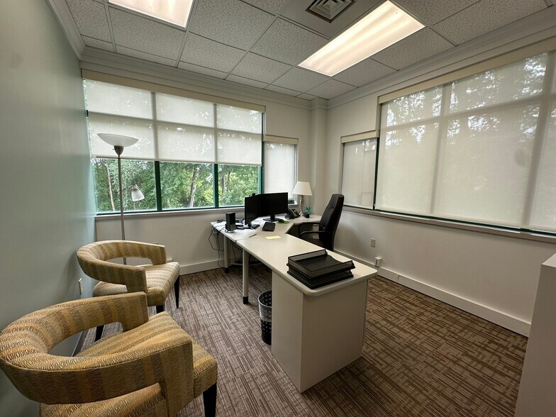 More Photos Of 6 Blackstone Valley Pl, Lincoln Medical For Sale