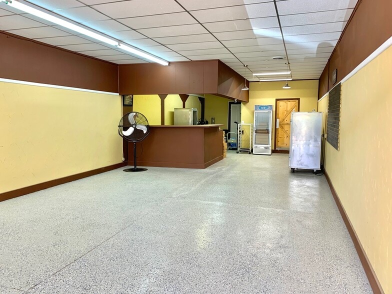 More Photos Of 809 Main Ave, Ralls Storefront Retail Office For Sale
