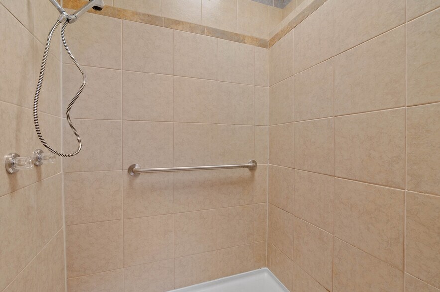 More Photos Of 3605 Interstate 30, Mesquite Medical For Lease