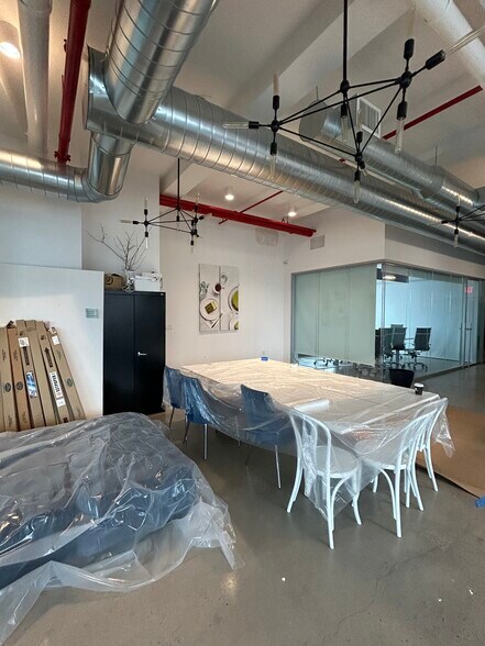 More Photos Of 4310 9th St, Long Island City Office For Lease