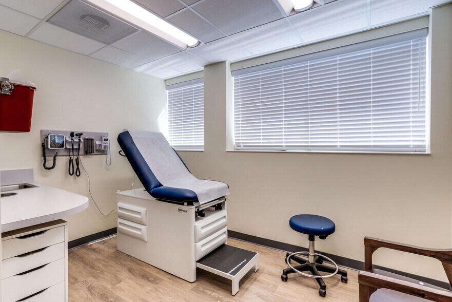 More Photos Of 3541-3543 W Braddock Rd, Alexandria Medical For Lease