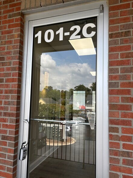 More Photos Of 101 E Market St, Smithfield Office For Lease