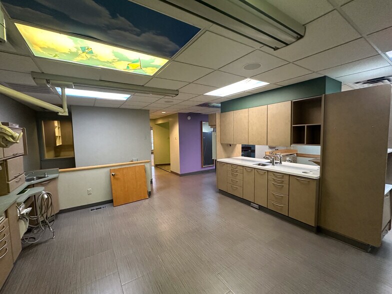 More Photos Of 370 White Spruce Blvd, Rochester Office For Sale