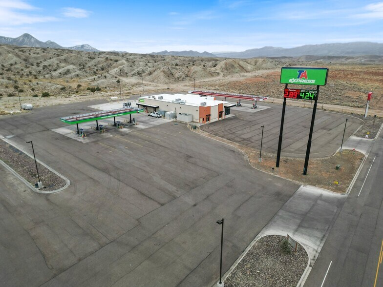 More Photos Of 2055 S & State St, Salina Service Station For Sale