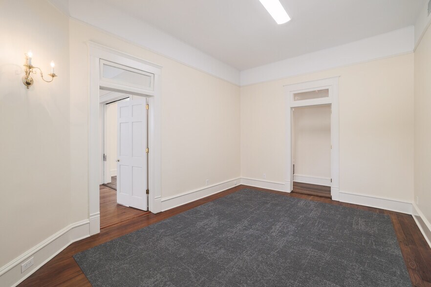 More Photos Of 602 W 13th St, Austin Office For Lease