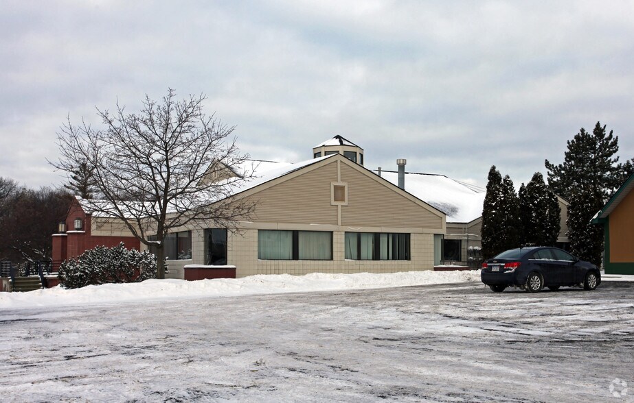 More Photos Of 39319 Plymouth Rd, Livonia Office For Sale