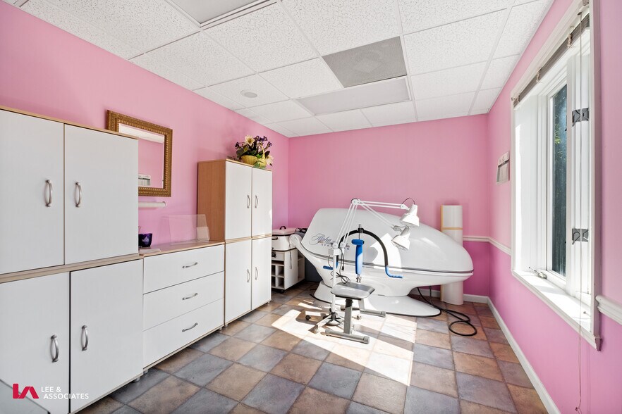 More Photos Of 1686 Roswell Rd, Marietta Office For Sale