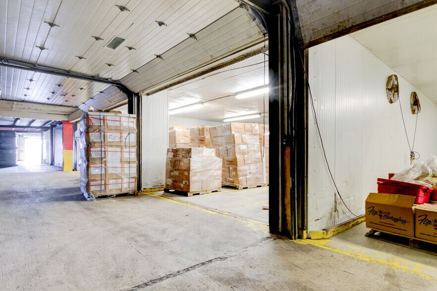 More Photos Of 2130 N Old Dixie Hwy, Fort Pierce Warehouse For Sale