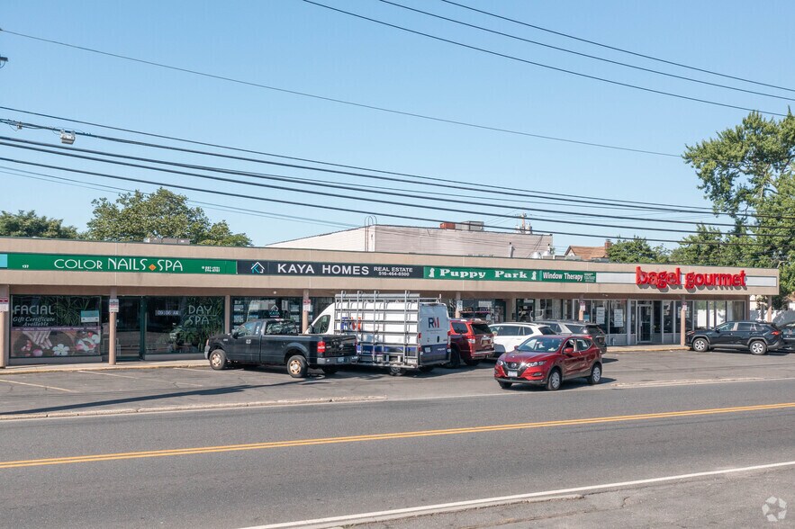 More Photos Of 131 Main St, East Rockaway Storefront Retail Office For Lease