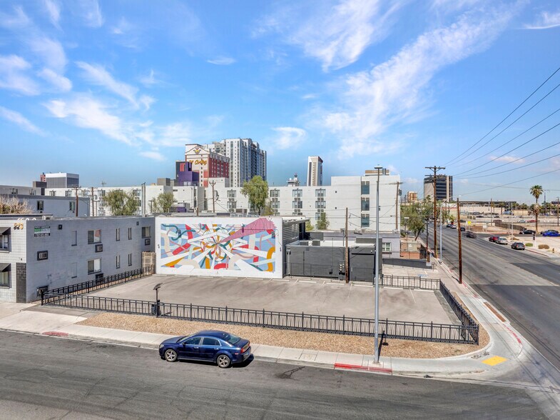 More Photos Of 818 Stewart Ave, Las Vegas Loft Creative Space For Lease